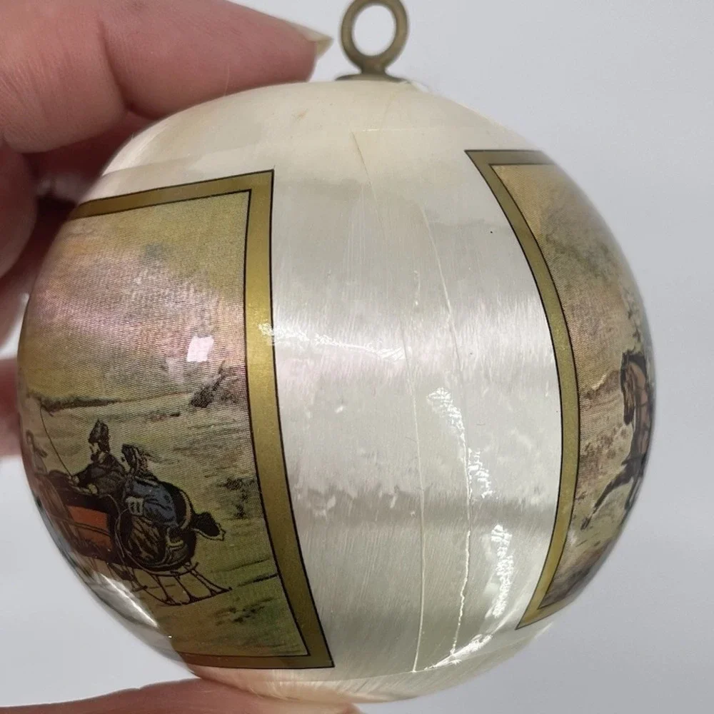 VTG Decorations Of Distinction 2 Holiday Ornaments Christmas‎ Winter Scenes Snow